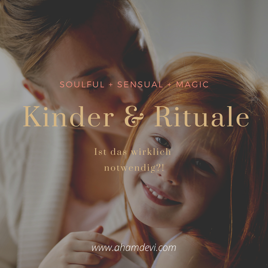 Kind und Mutter kuscheln. Kinder & Rituale, ist das wirklich notwendig?!