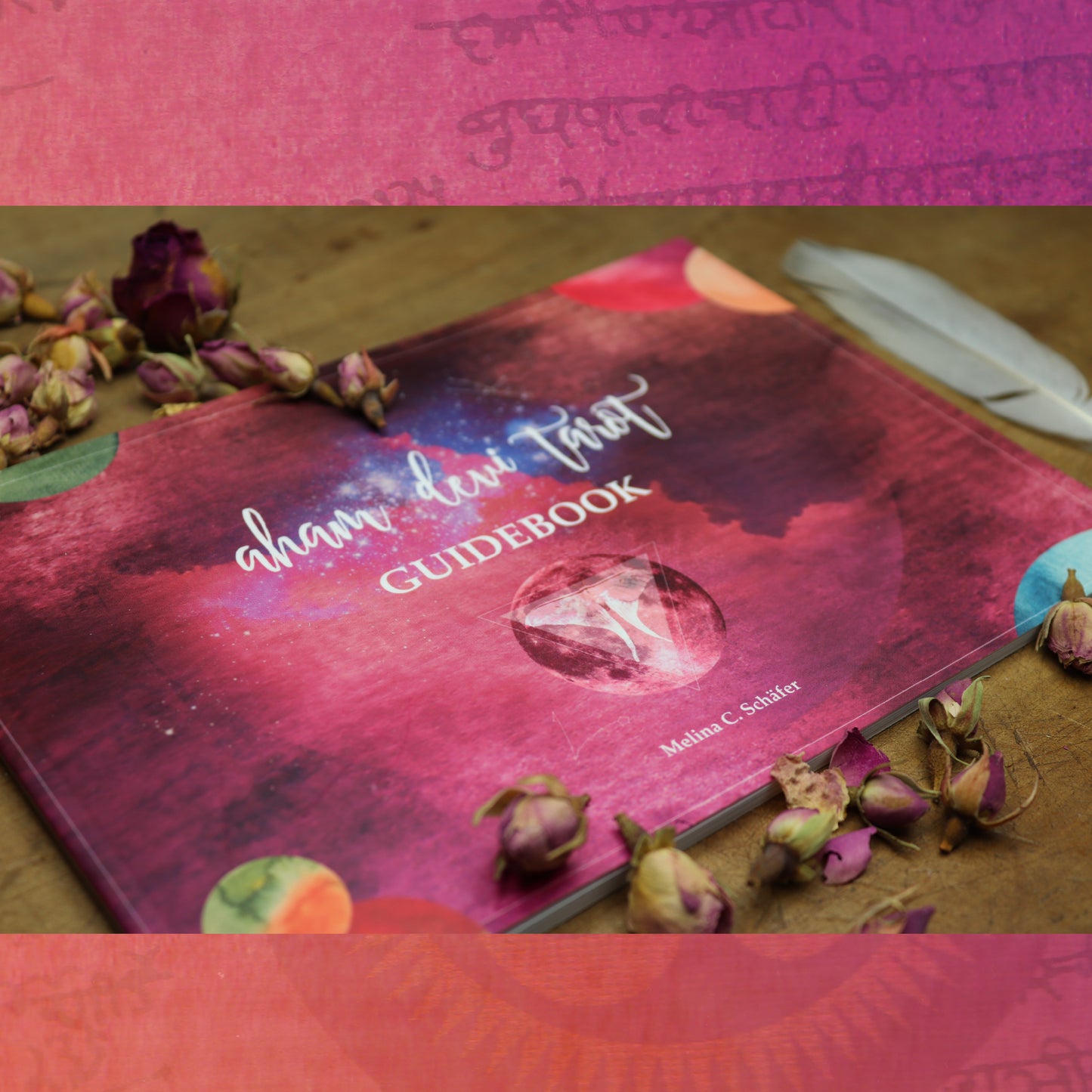 Foto des Guidebooks aham devi Tarot